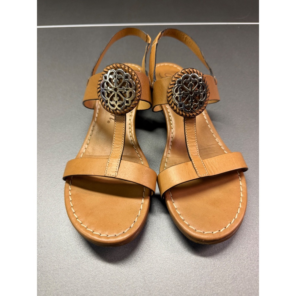 Brighton Layna Tan Leather Wedge Sandals T-Strap Silver Medallion Womens 9M